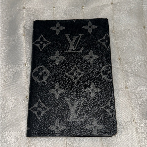 😎PASSPORT HOLDER 😎 - Picture 2 of 3